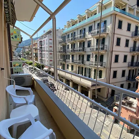 Corso Dante's Paradise - Exclusive In Apartment