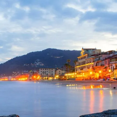 Corso Dante's Paradise - Exclusive In * Alassio